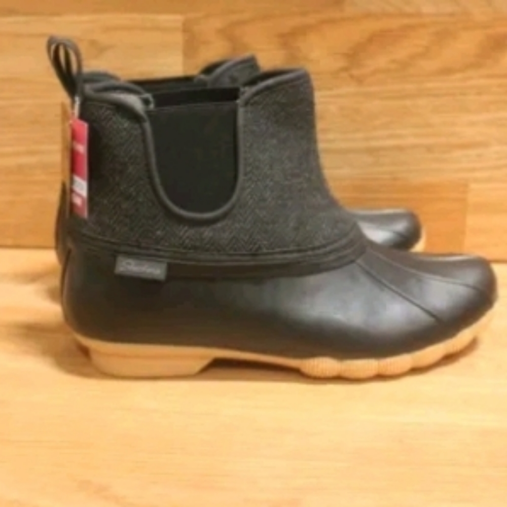 Women's Sketchers booties